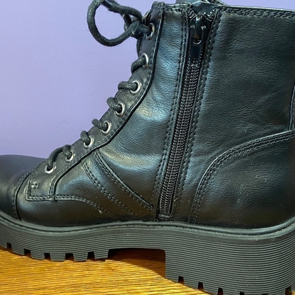 Guess Women's Combat Boots 6M Black Multi Those Logo Lace up Motorcycle Size Zip - Picture 11 of 15